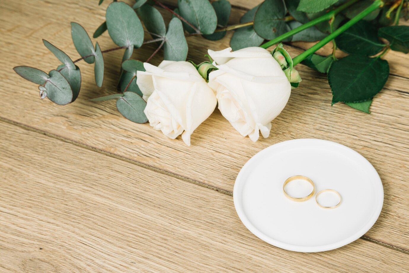 alianzas-boda-flores_23-2148120658